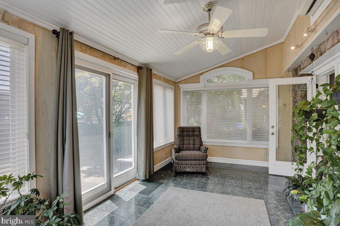 504 Elizabeth Ave, Reading PA  19605-2542 exterior