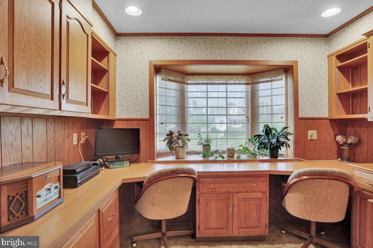 504 Elizabeth Ave, Reading PA  19605-2542 exterior