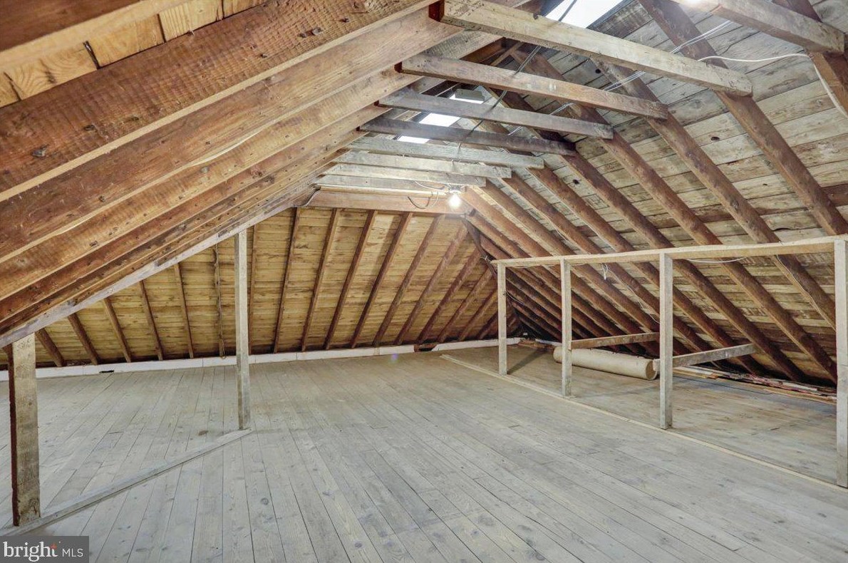 504 Elizabeth Ave, Reading PA  19605-2542 exterior