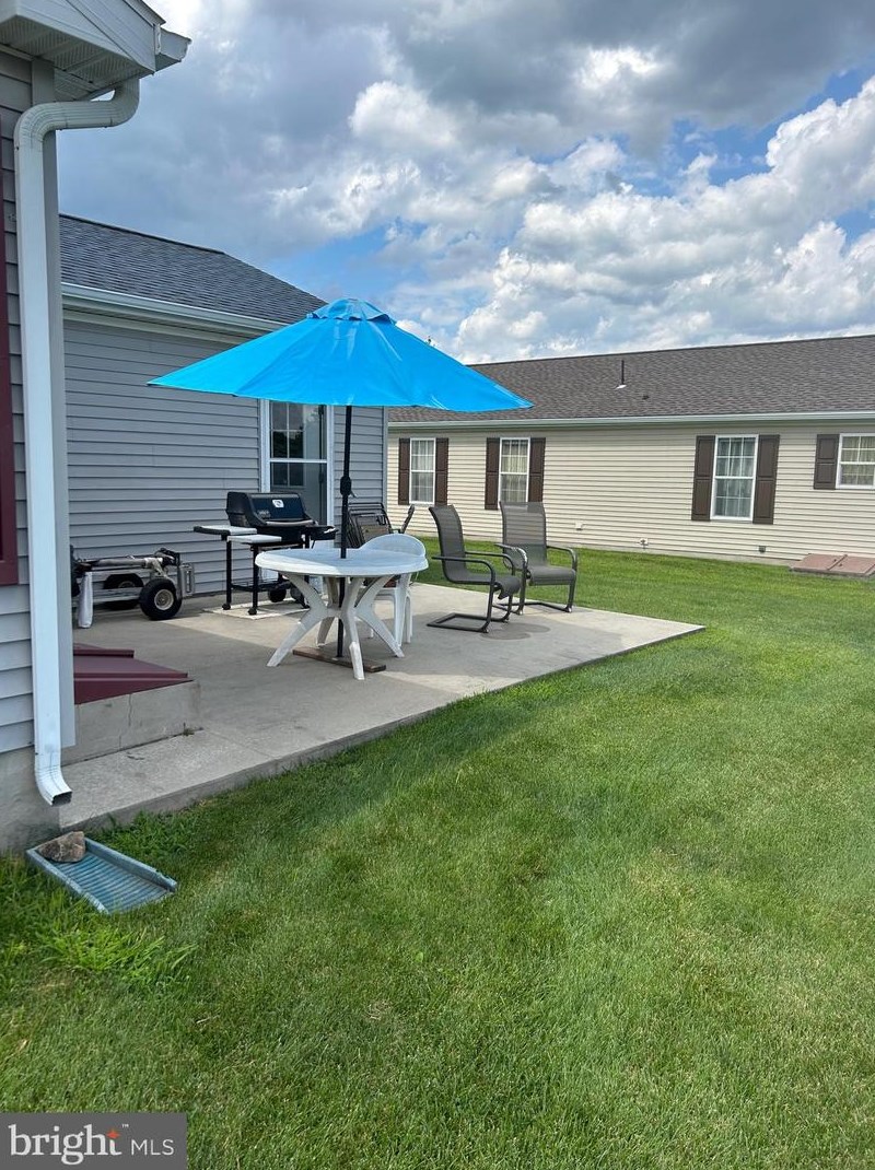 124 Random Rd, Douglassville PA  19518-1943 exterior