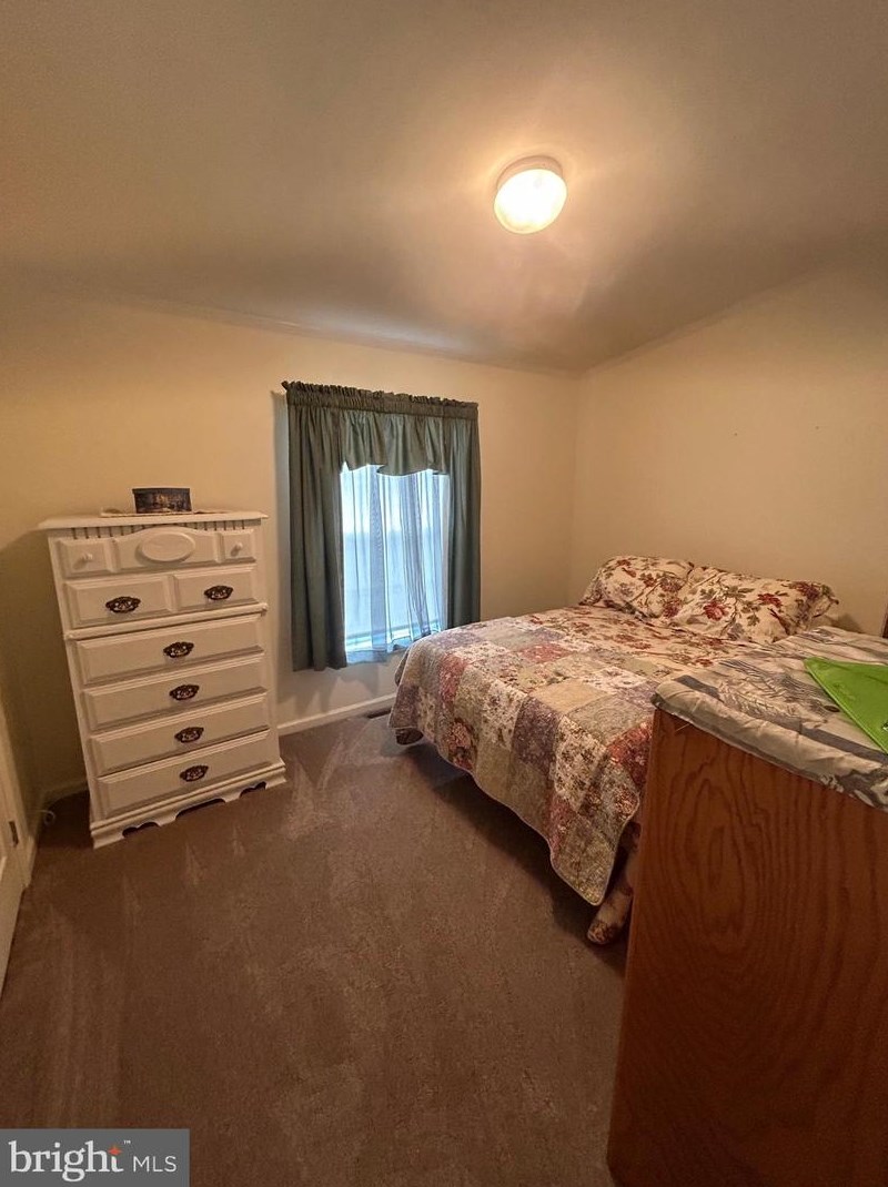 124 Random Rd, Douglassville PA  19518-1943 exterior