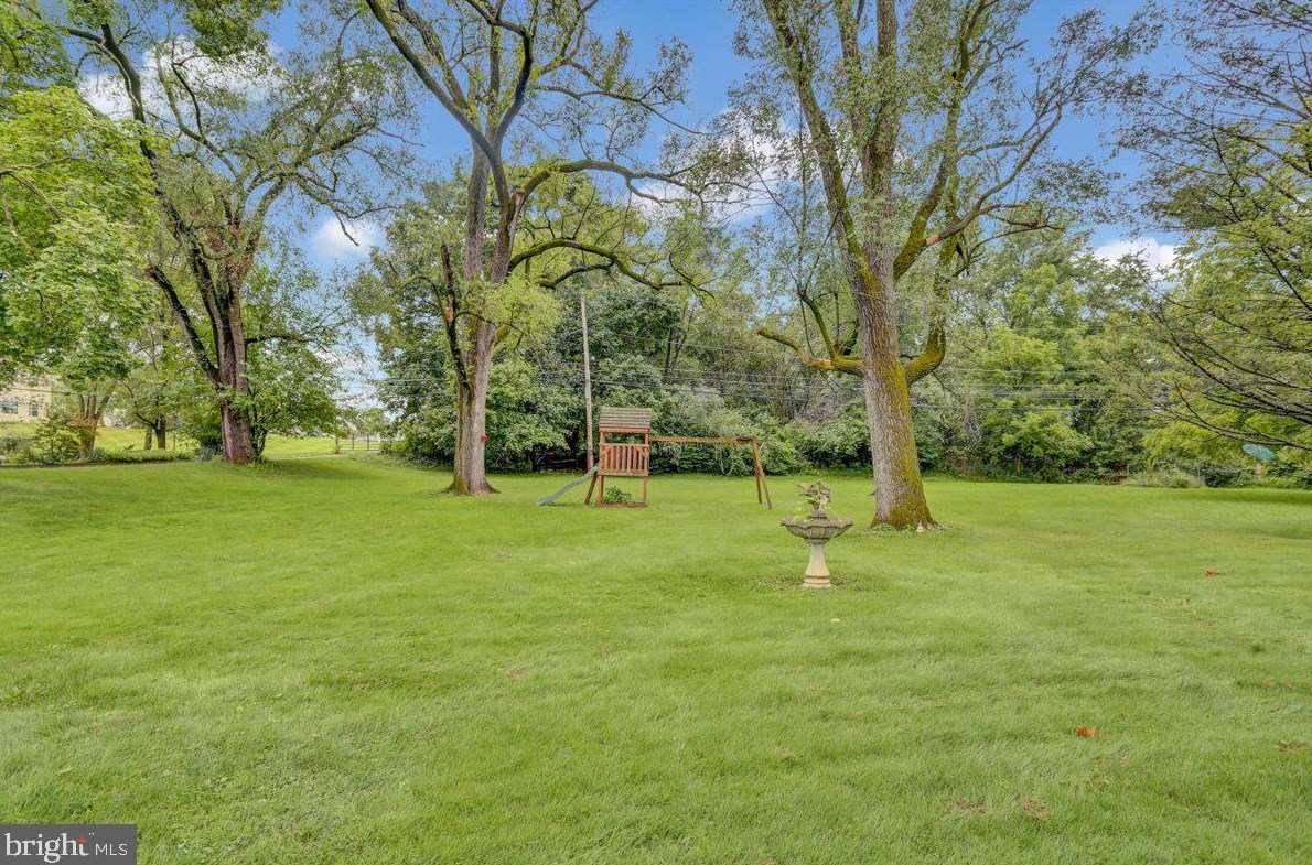 5500 Fairway Dr, Reading PA  19606-3659 exterior