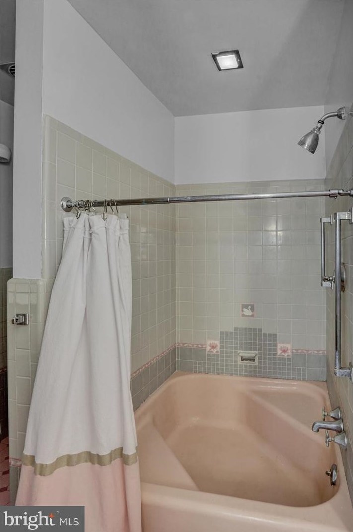 5500 Fairway Dr, Reading PA  19606-3659 exterior