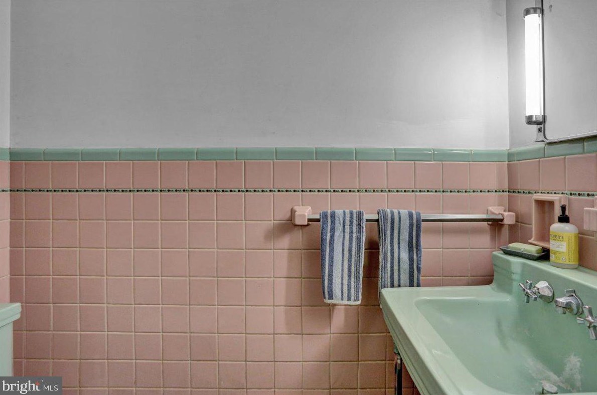 5500 Fairway Dr, Reading PA  19606-3659 exterior