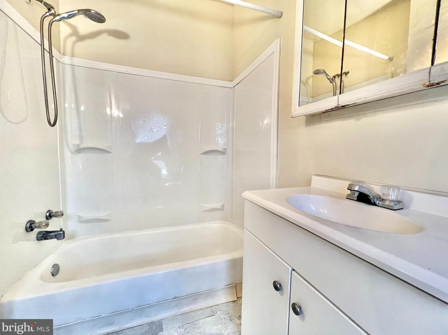 620 Maple St, Reading PA 19602-2561 exterior