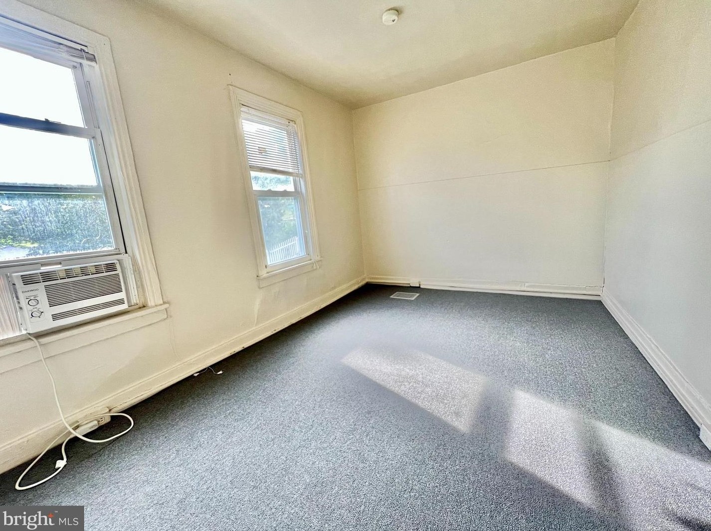 620 Maple St, Reading PA 19602-2561 exterior