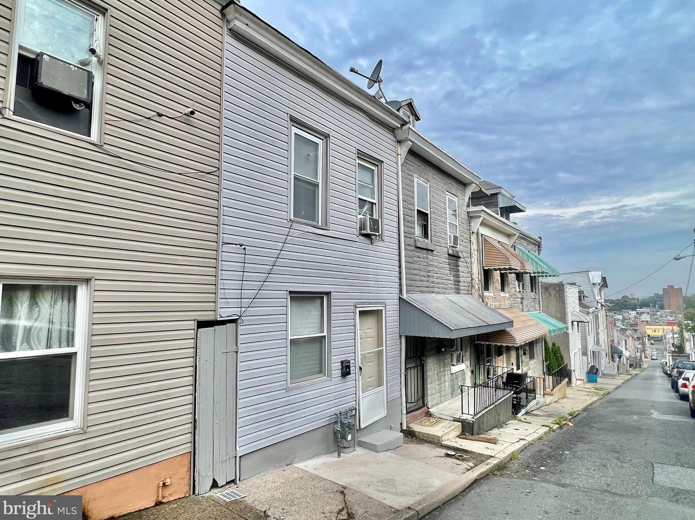 620 Maple St, Reading PA 19602-2561 exterior