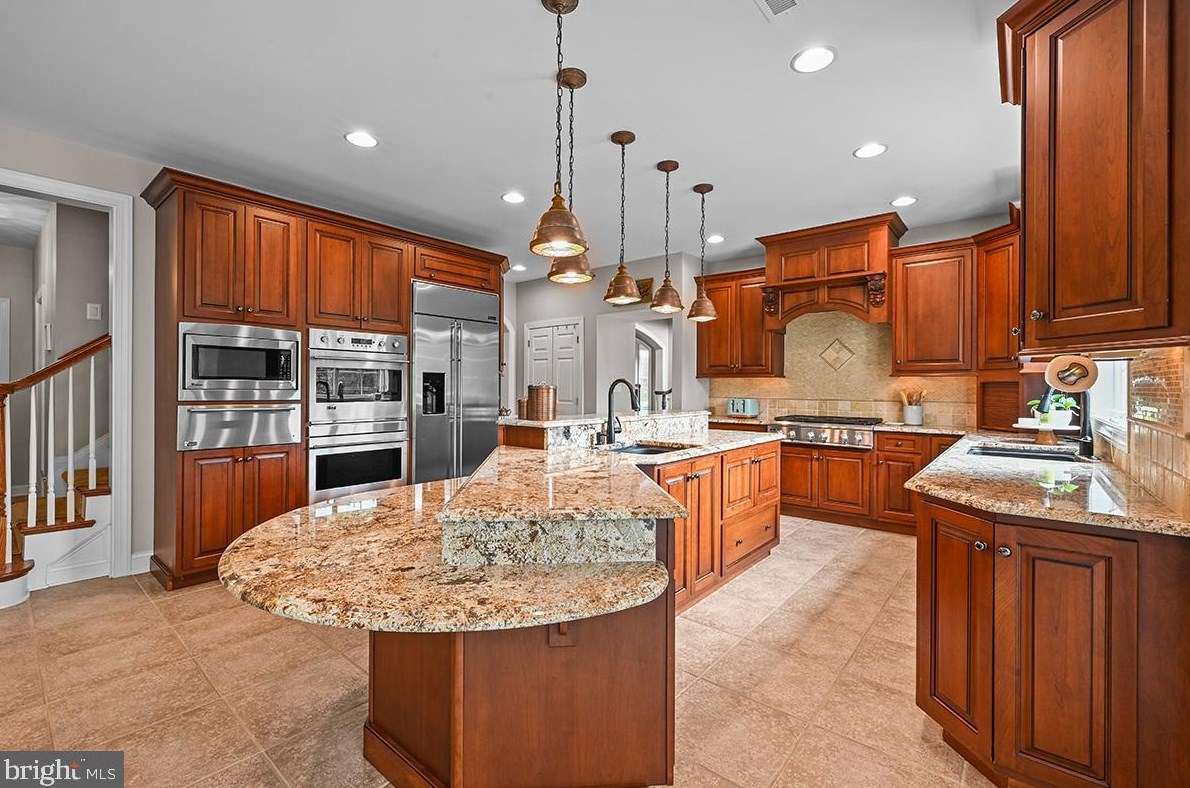 157 Meadow View Dr, Reading PA  19605-9614 exterior