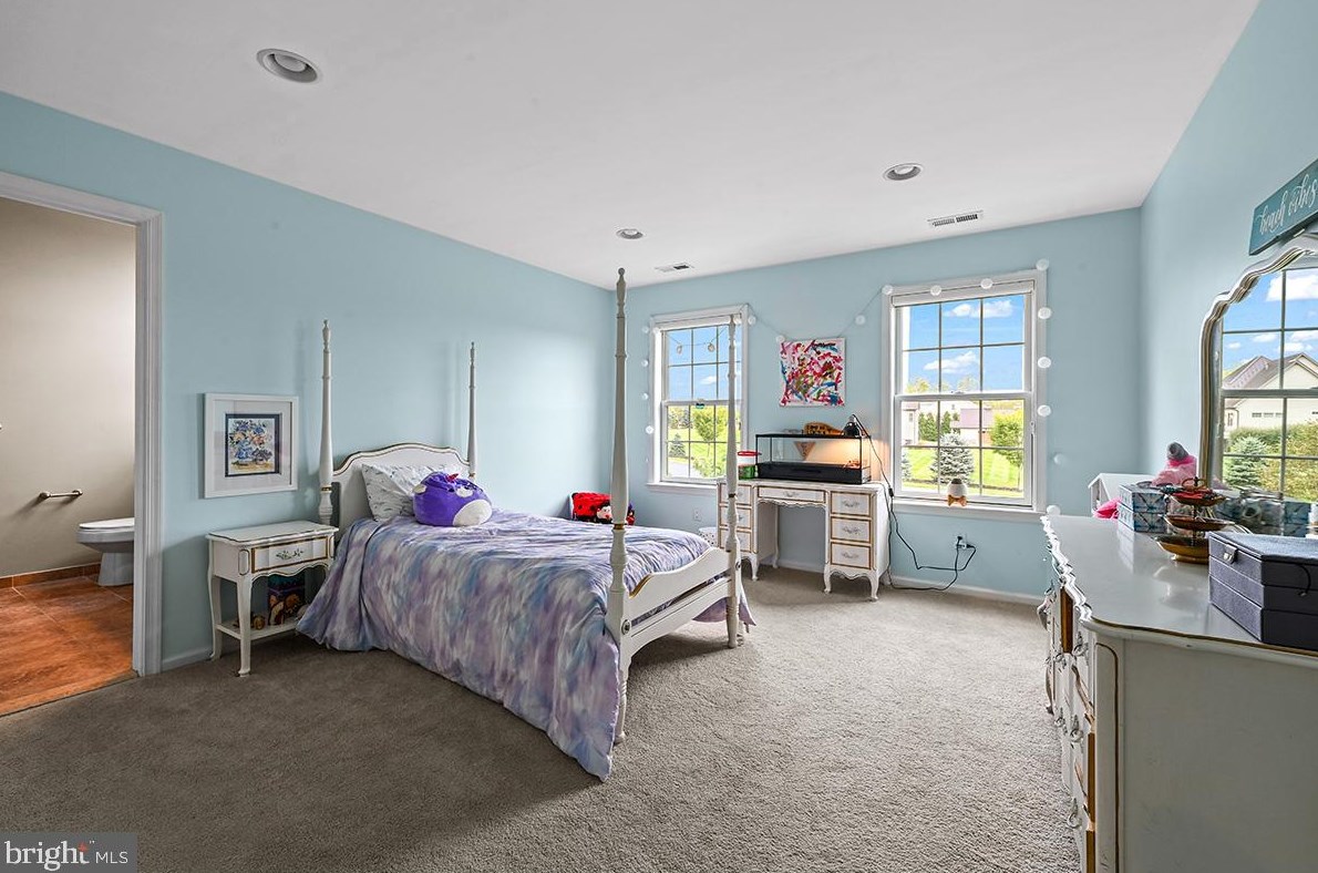 157 Meadow View Dr, Reading PA  19605-9614 exterior