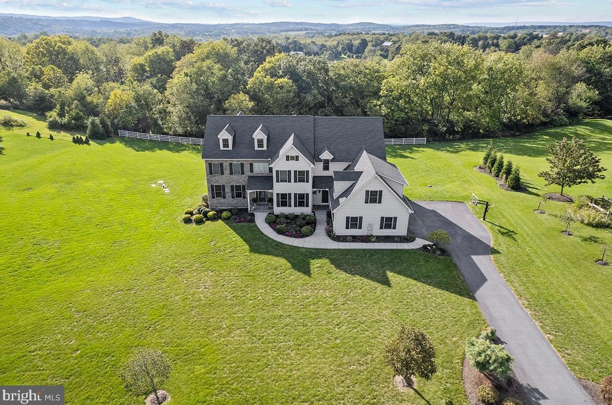 157 Meadow View Dr, Reading PA  19605-9614 exterior