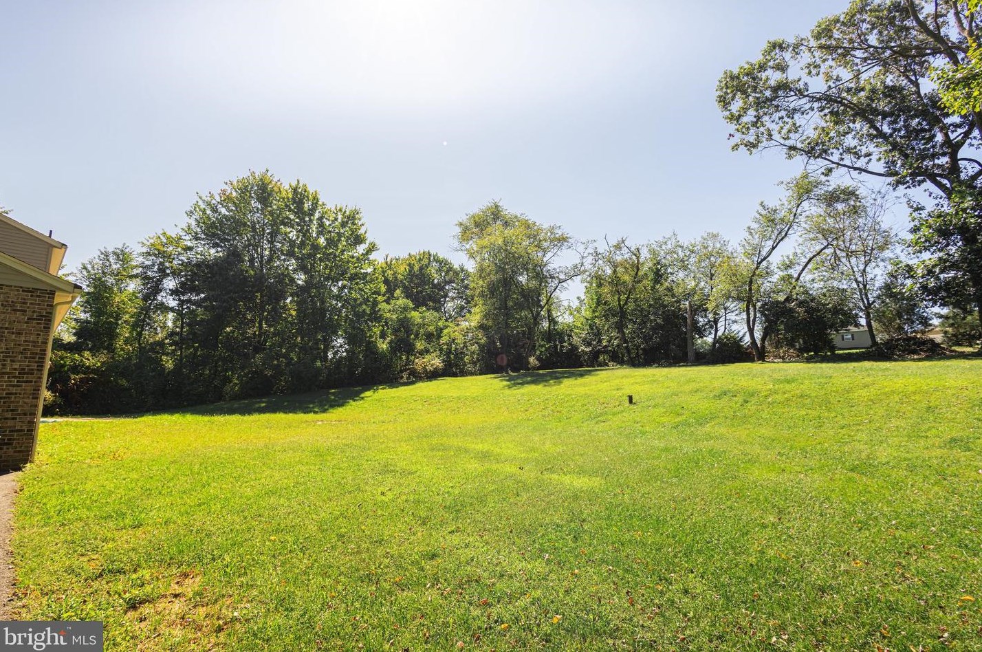 276 Hampshire Rd, Reading PA  19608-9106 exterior