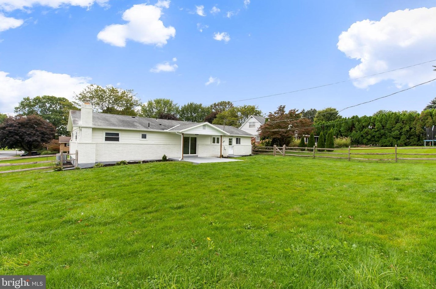 405 Fairview Dr, Greenwich PA  19530-1021 exterior