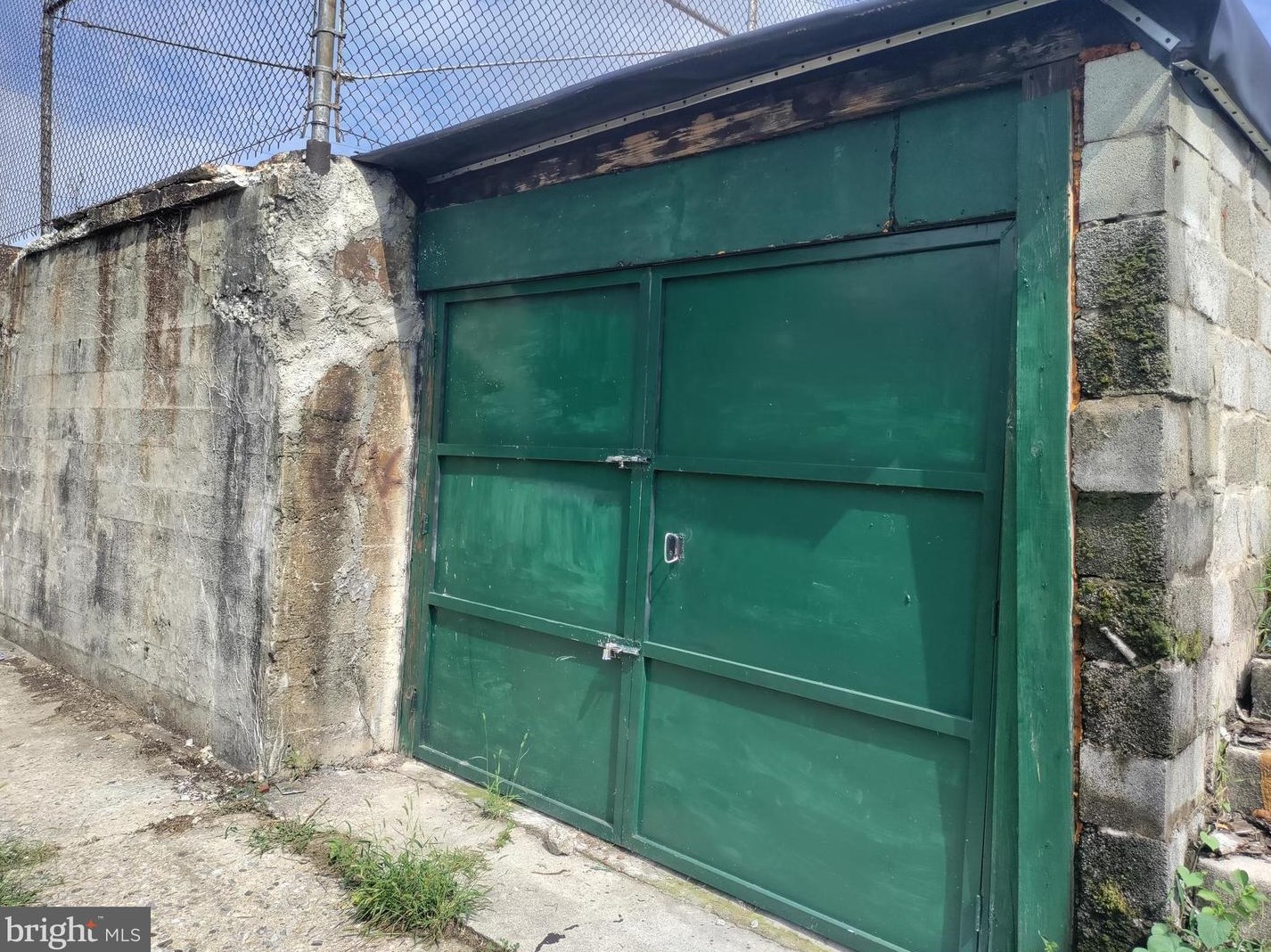 326 12 St, Reading PA  19602-2021 exterior