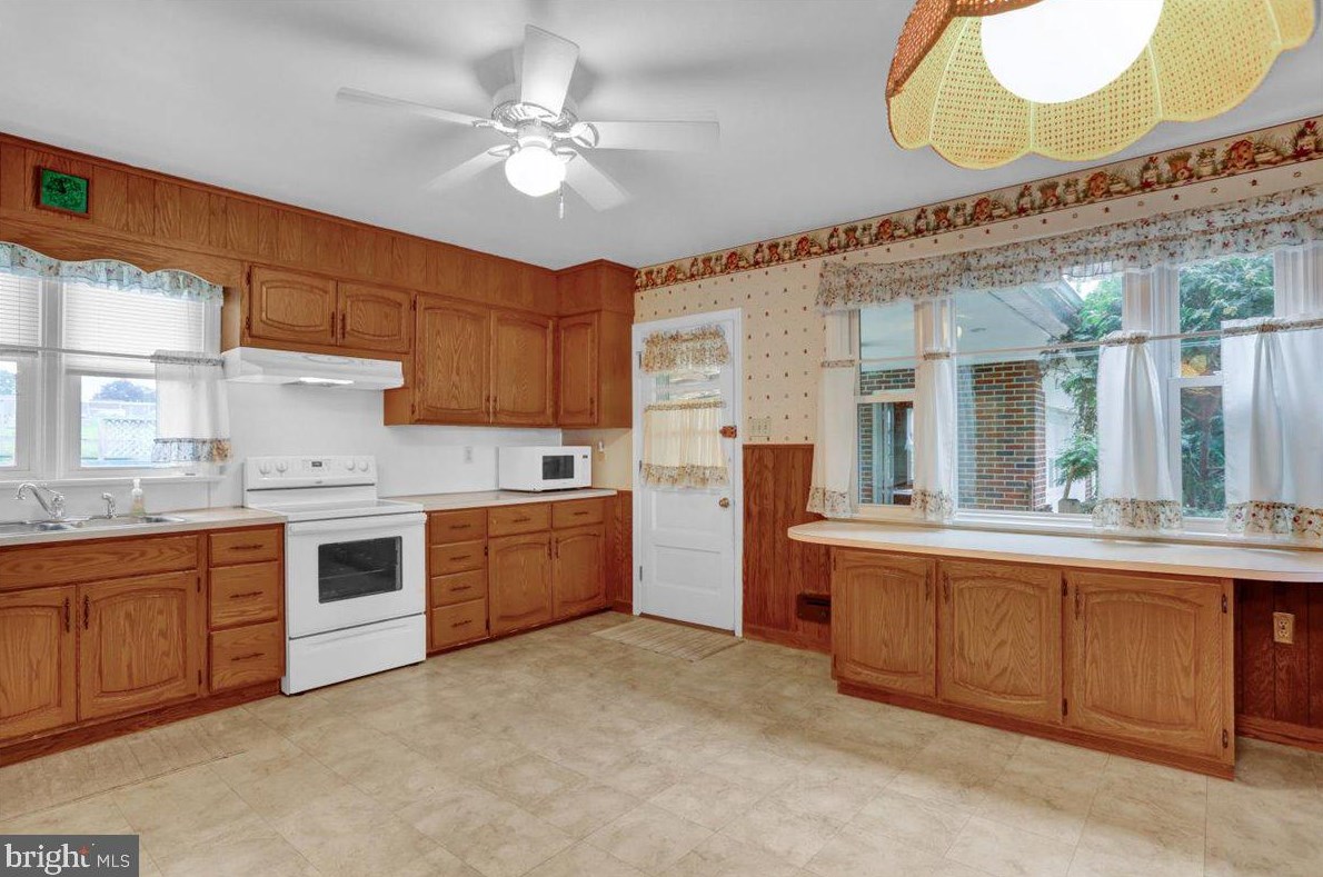 1207 Broadway Blvd, Reading PA  19607-1707 exterior