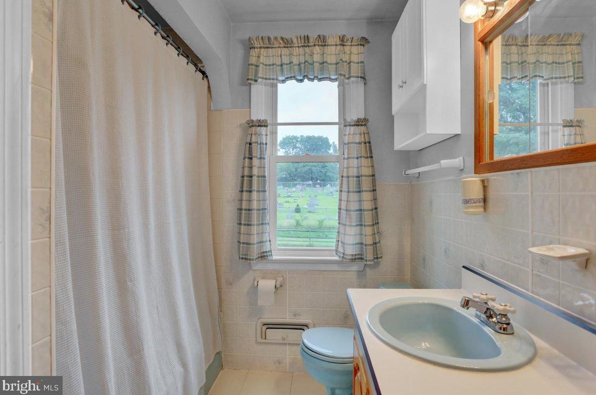 1207 Broadway Blvd, Reading PA  19607-1707 exterior