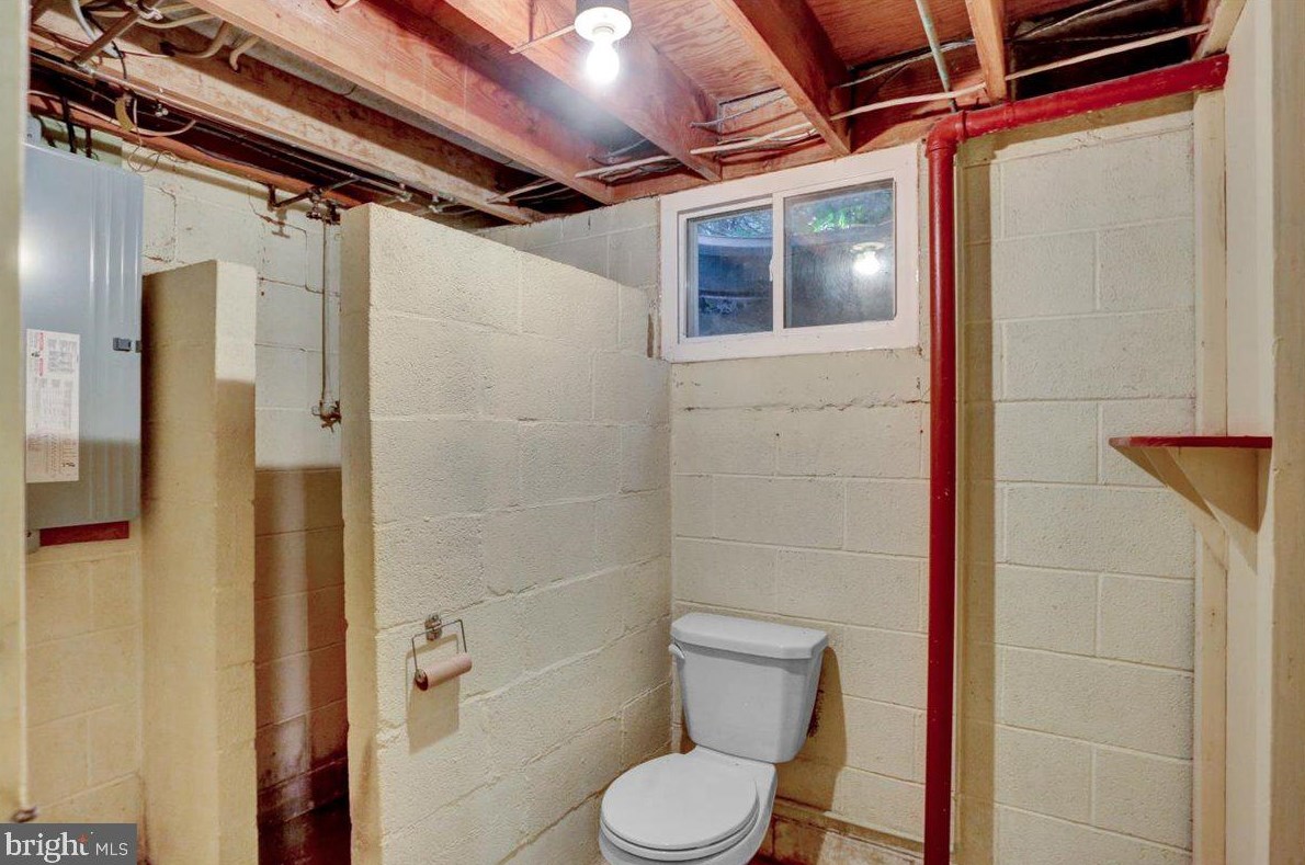 1207 Broadway Blvd, Reading PA  19607-1707 exterior