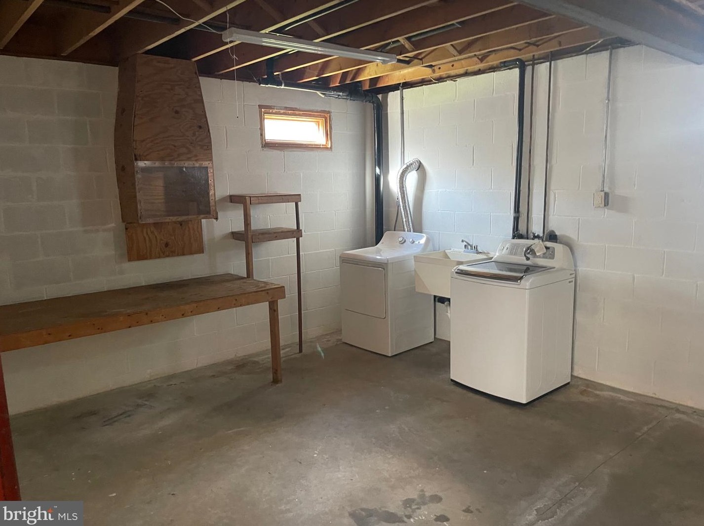 1197 Ashbourne Dr, Reading PA  19605-3225 exterior