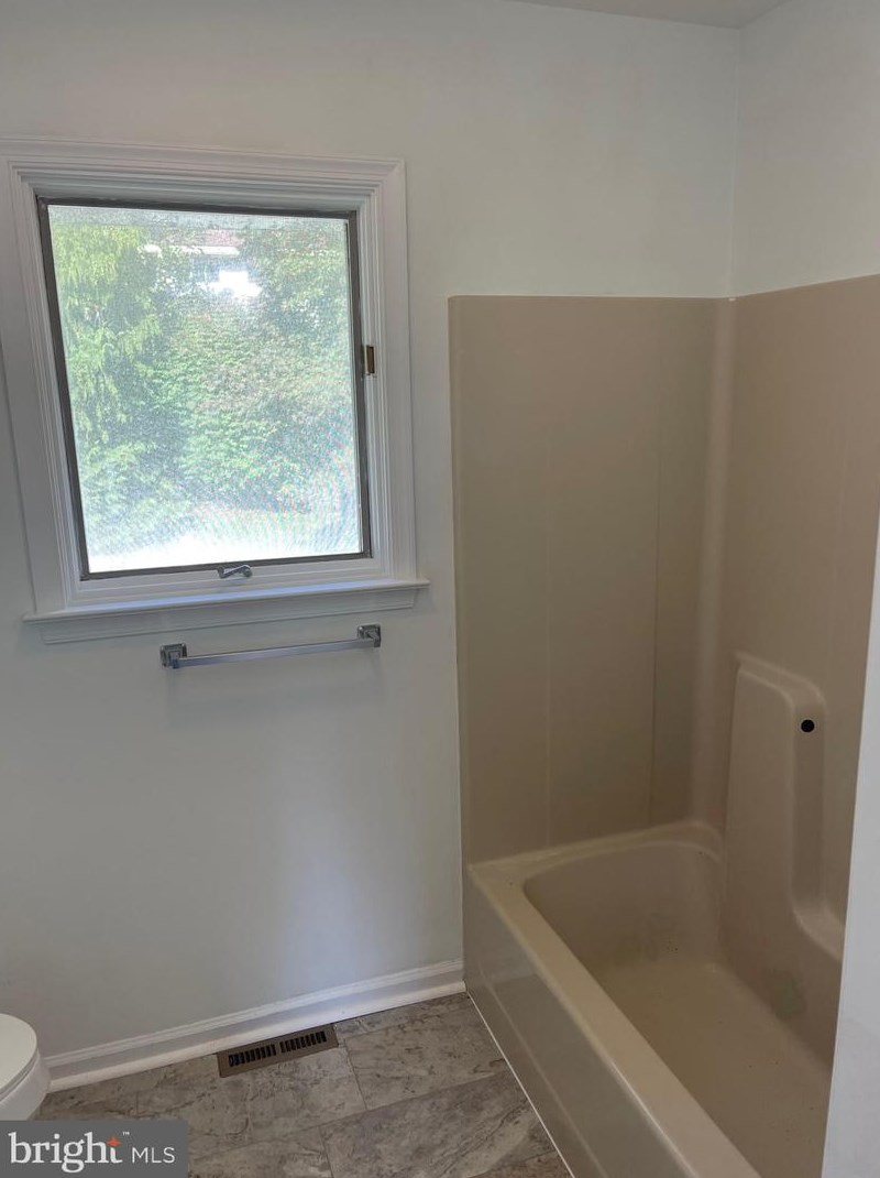 1197 Ashbourne Dr, Reading PA  19605-3225 exterior