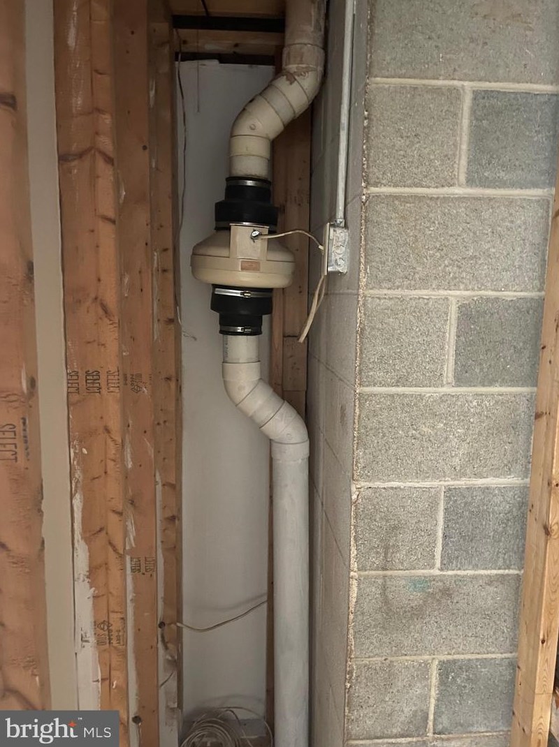 1197 Ashbourne Dr, Reading PA  19605-3225 exterior