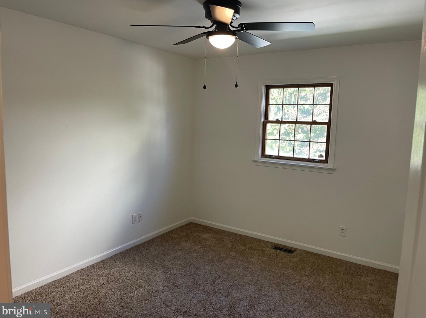 1197 Ashbourne Dr, Reading PA  19605-3225 exterior