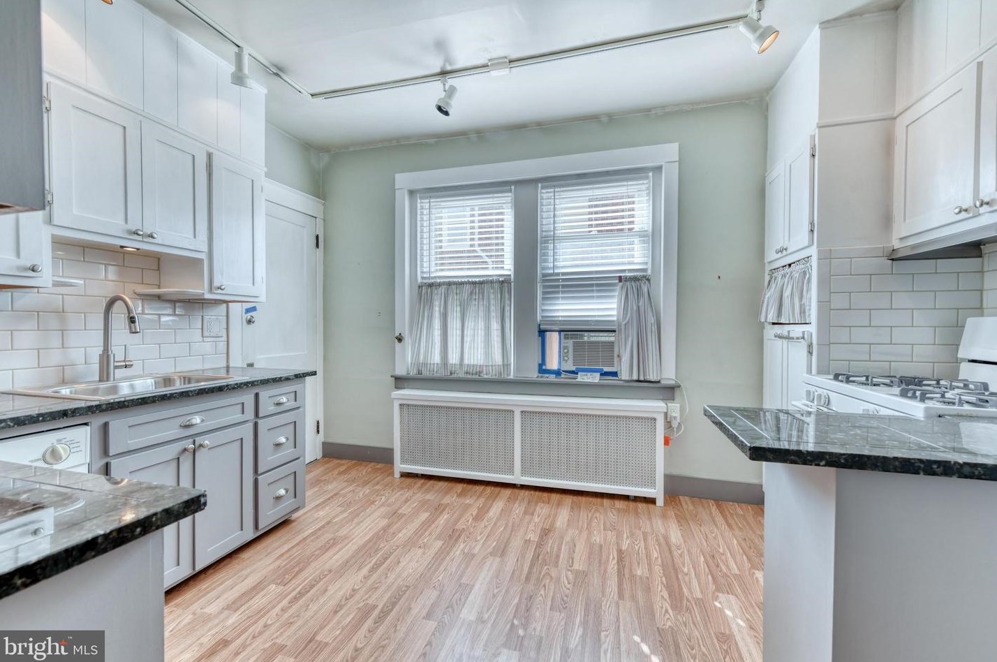 23 Walnut St, Reading PA  19607-1827 exterior