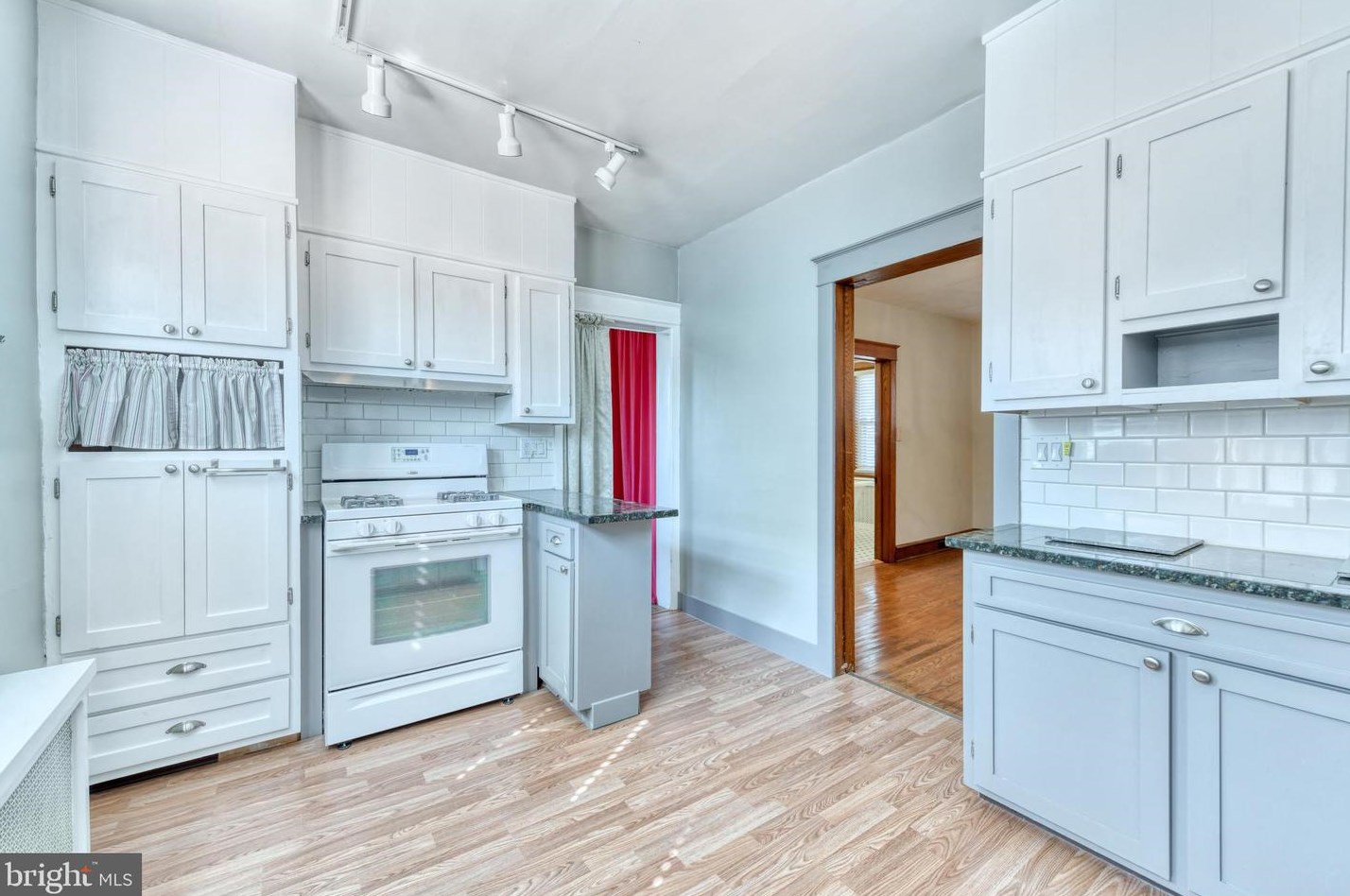 23 Walnut St, Reading PA  19607-1827 exterior