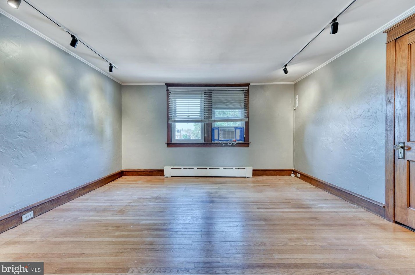 23 Walnut St, Reading PA  19607-1827 exterior