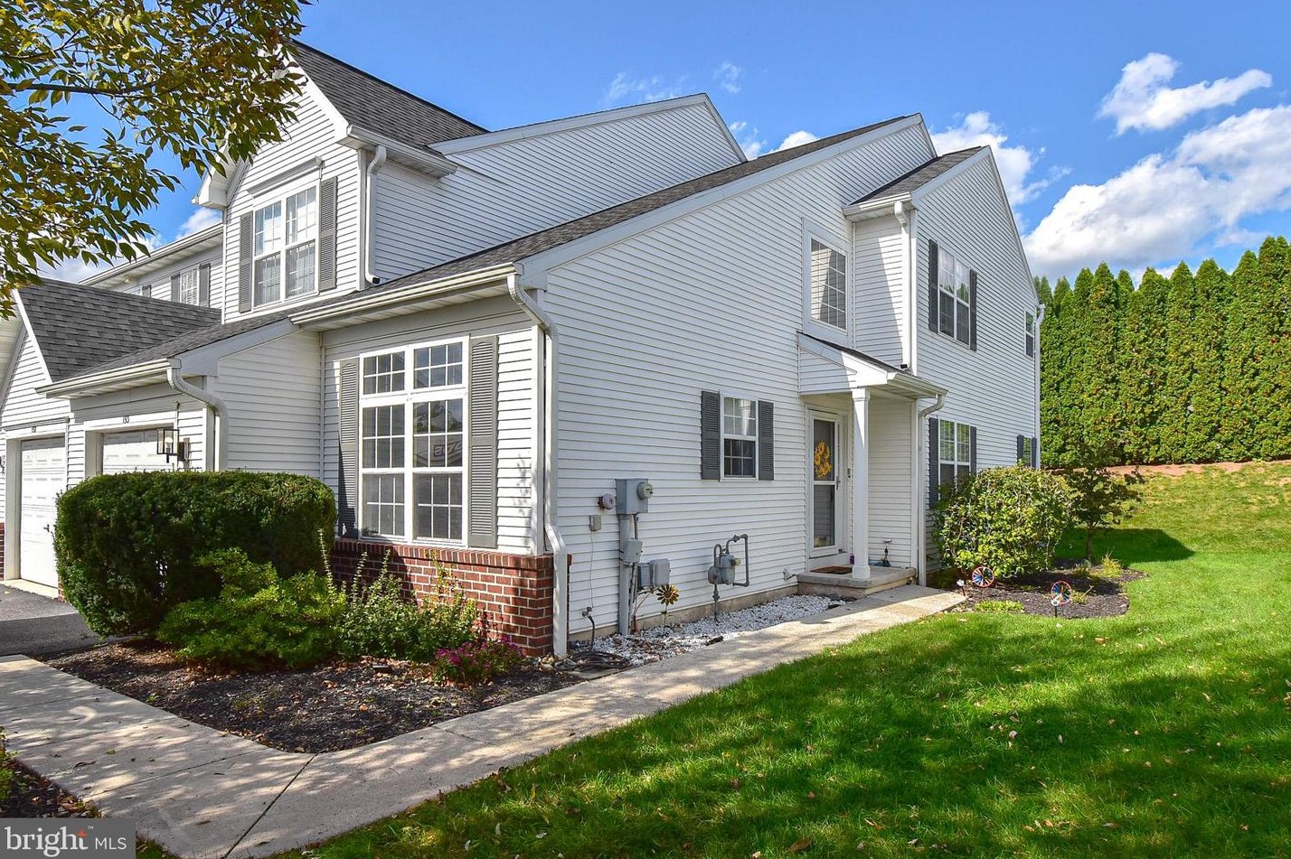 153 Waterford Ln, Reading PA 19606-9071 exterior