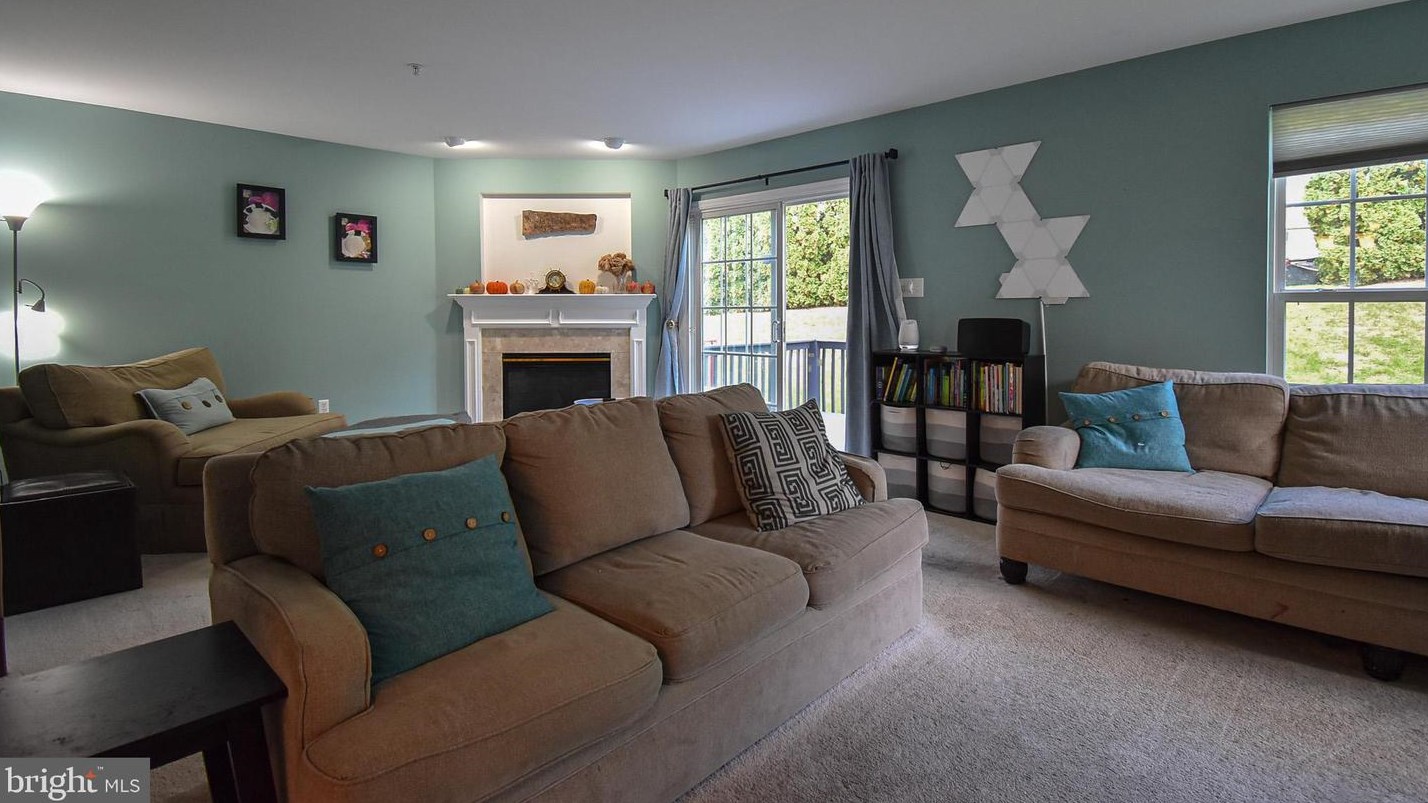 153 Waterford Ln, Reading PA 19606-9071 exterior