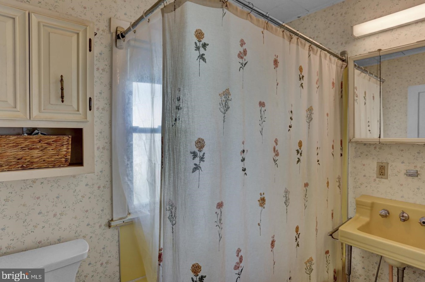 1831 Portland Ave, Reading PA  19609-2022 exterior