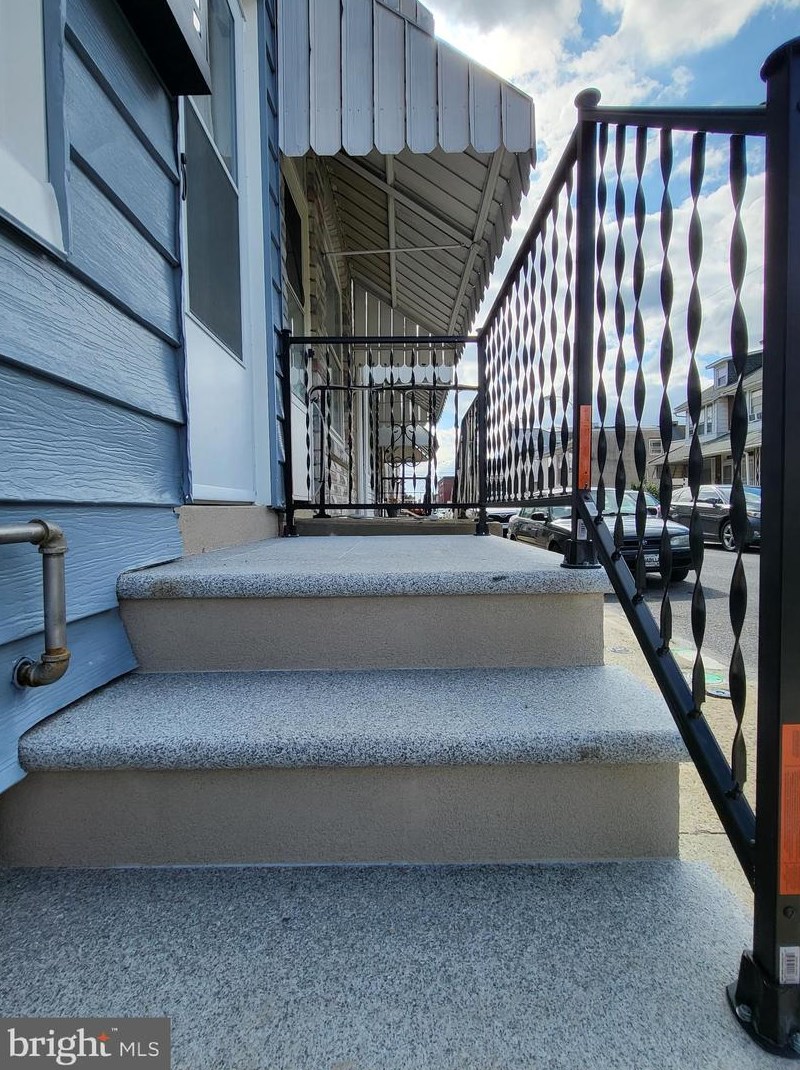 1525 Moss St, Reading PA  19604-1813 exterior