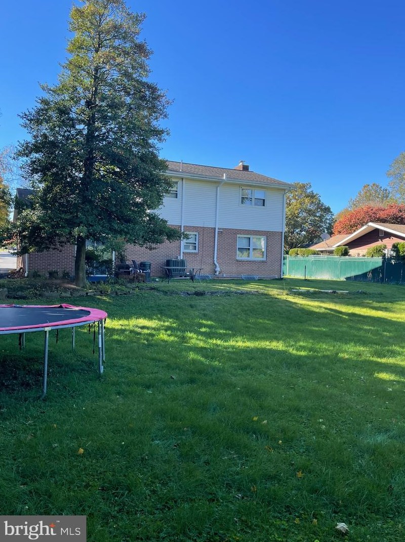 324 Warwick Dr, Reading PA  19610-1822 exterior