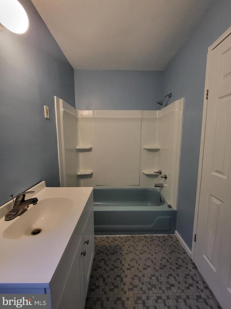 1140 Fox Run, Reading PA  19606-1138 exterior