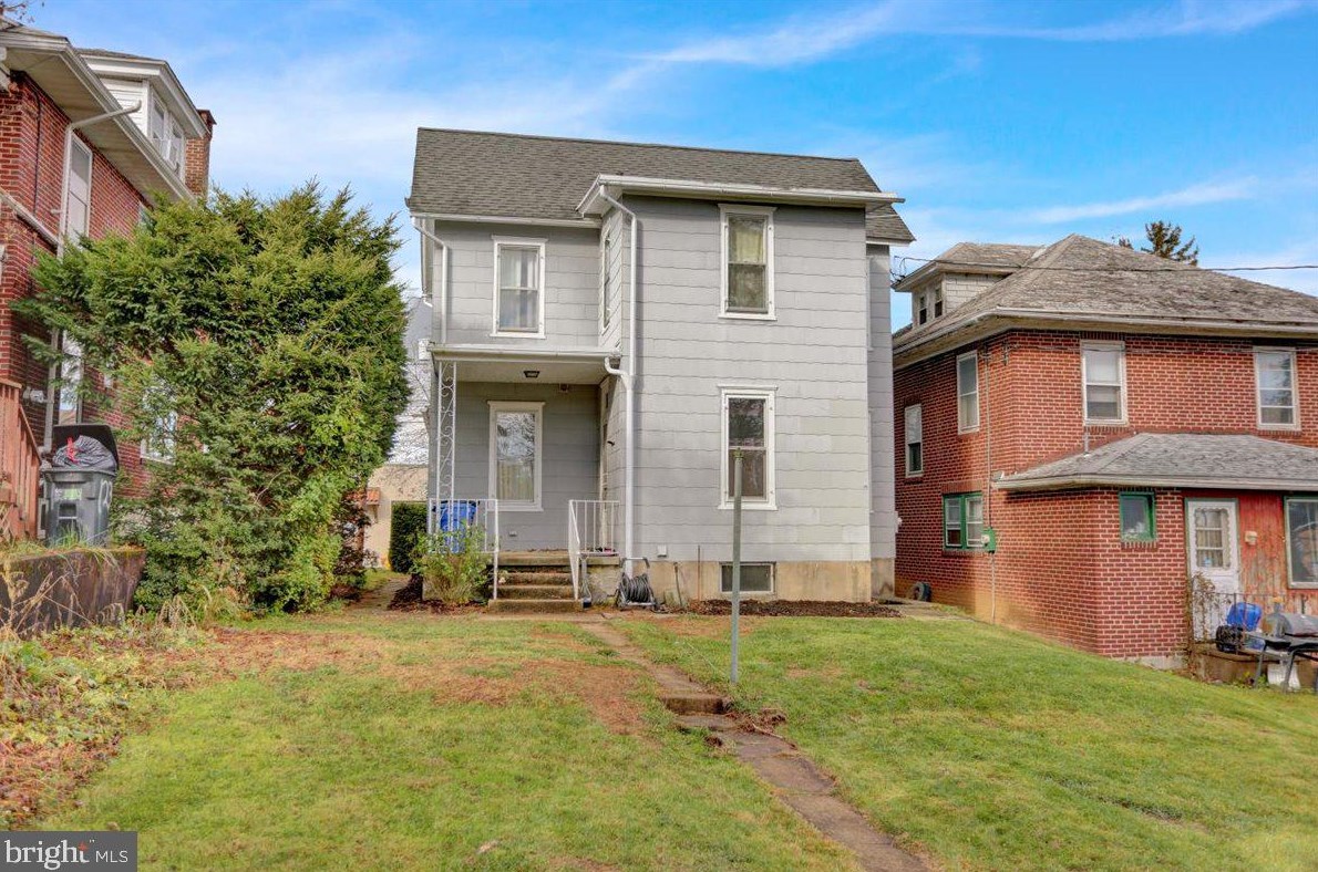 121 New Holland Ave, Reading PA  19607-2541 exterior