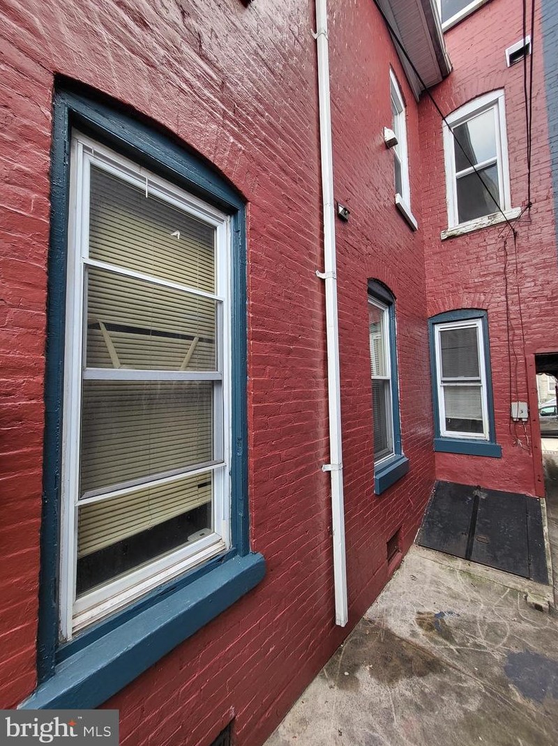 137 Walnut St, Reading PA  19607-2621 exterior