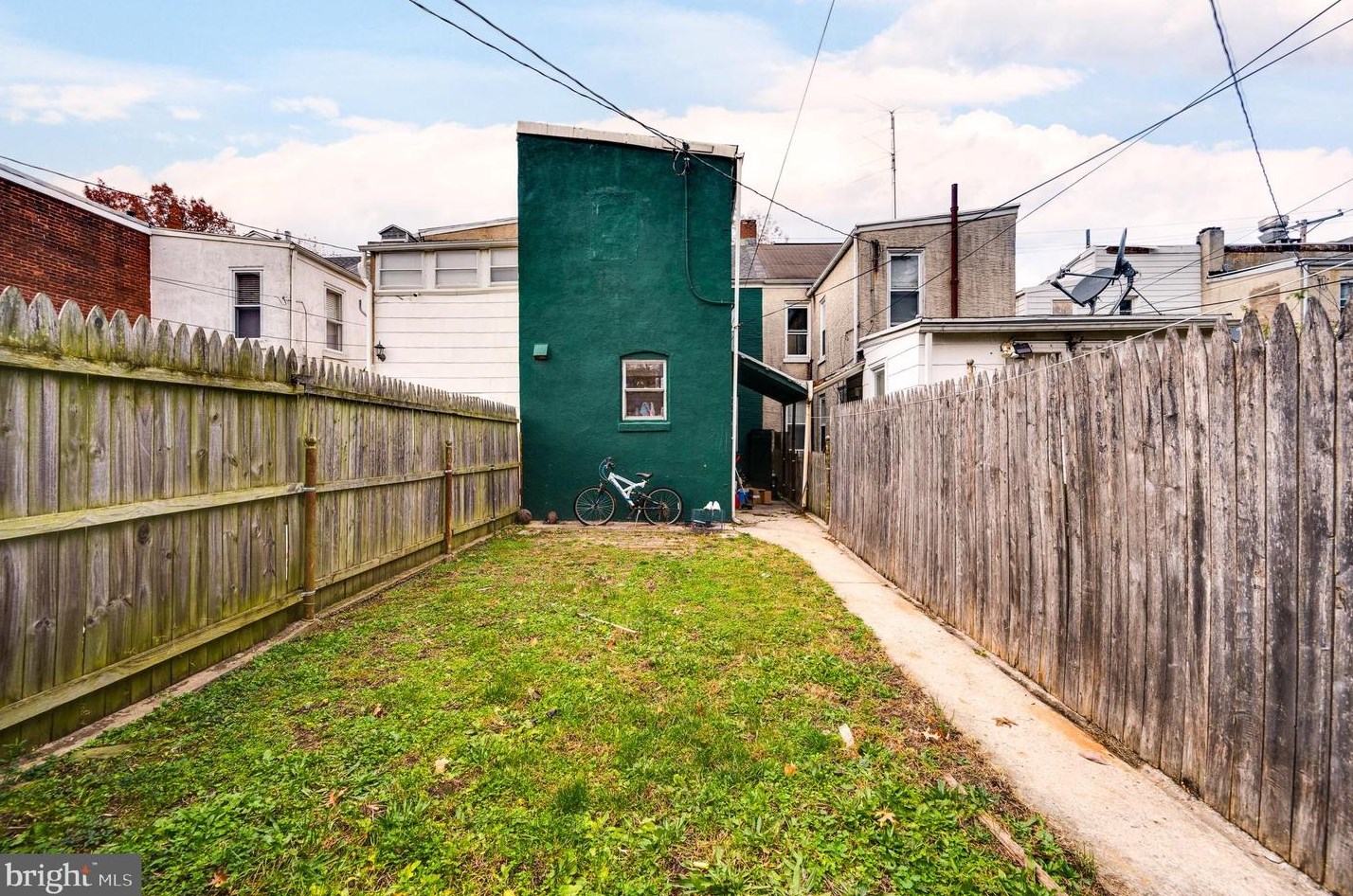 509 6th St, Reading PA  19601-3085 exterior