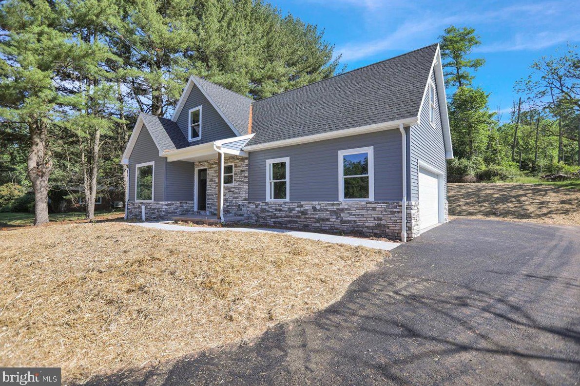 4545 Painted Sky Rd, Reading PA  19606-9518 exterior