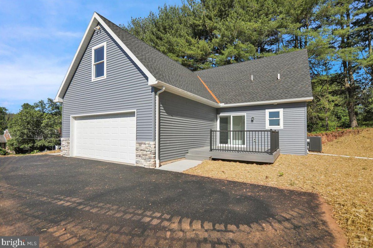 4545 Painted Sky Rd, Reading PA  19606-9518 exterior