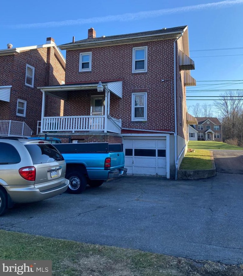 973 Fritztown Rd, Reading PA  19608-9356 exterior