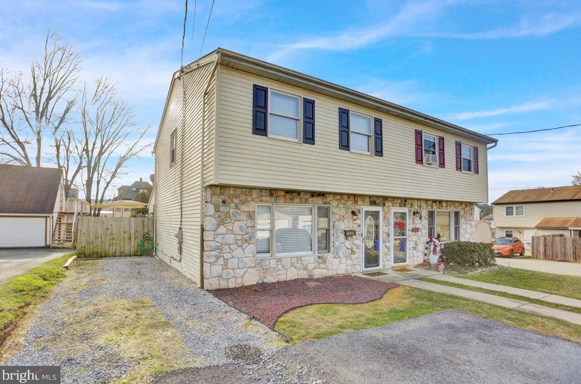 1516 Duke St, Reading PA  19605-2202 exterior