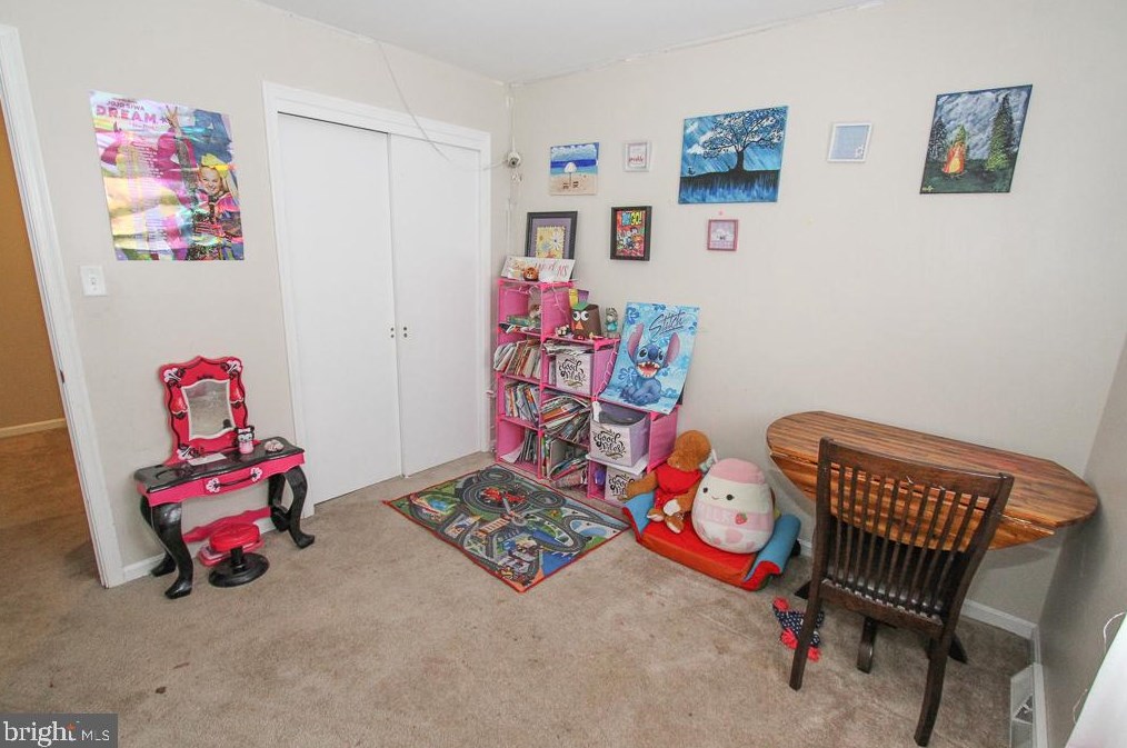 1905 Gring Dr, Reading PA  19610-1427 exterior