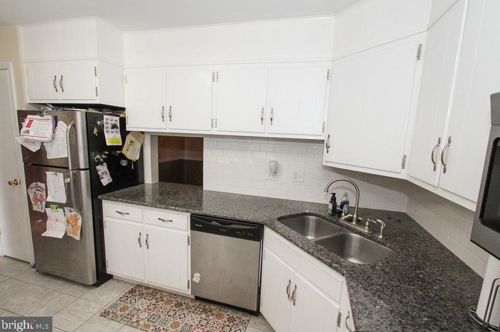 1905 Gring Dr, Reading PA  19610-1427 exterior