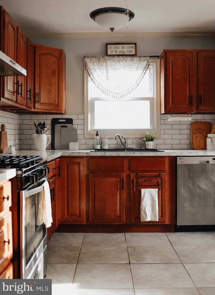 4410 Mays Ave, Reading PA  19606-2436 exterior
