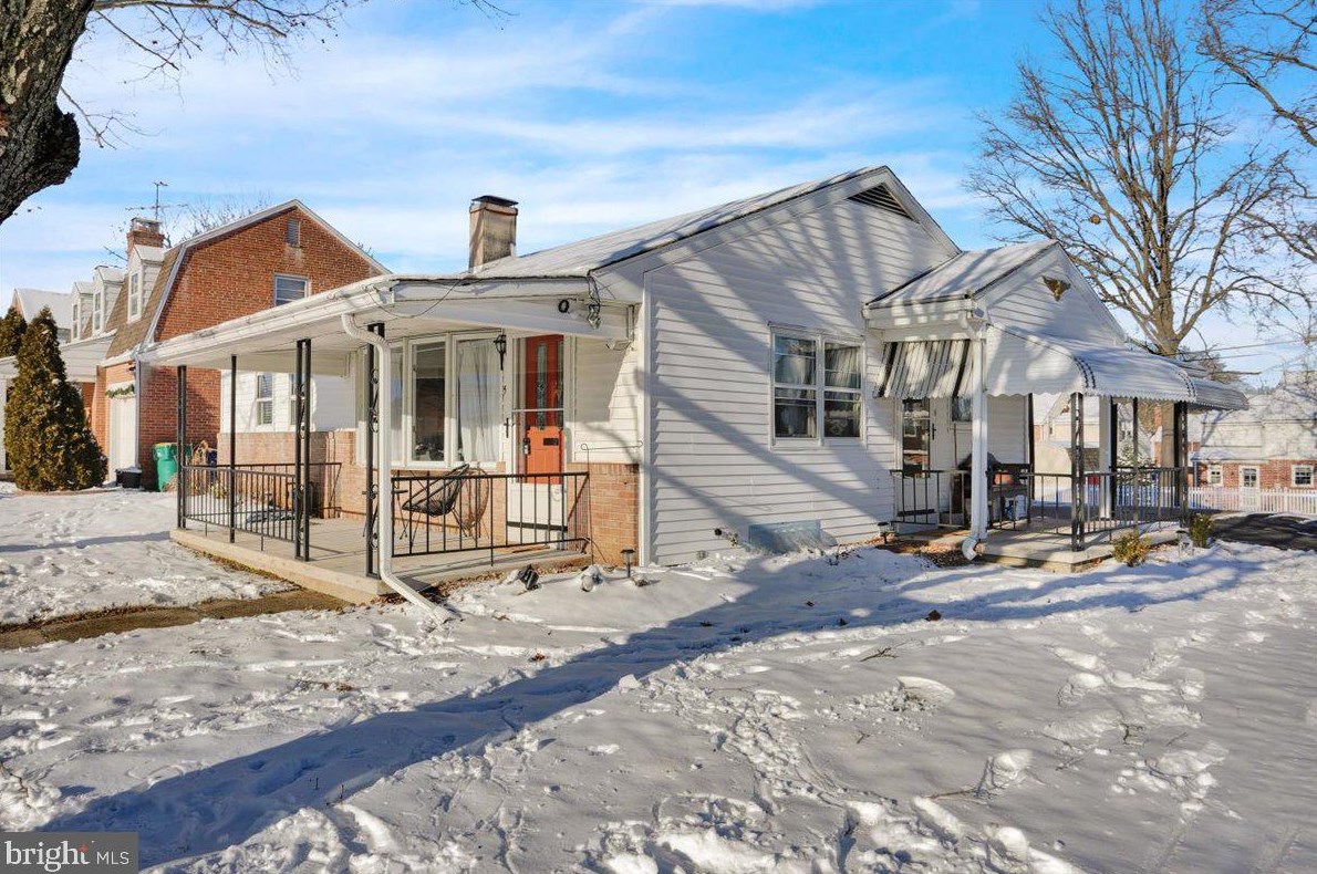 501 Dorchester Ave, Reading PA  19609-2322 exterior