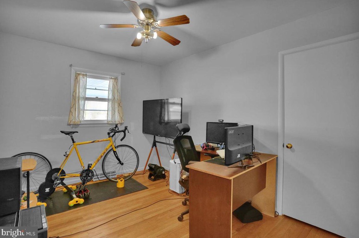 501 Dorchester Ave, Reading PA  19609-2322 exterior
