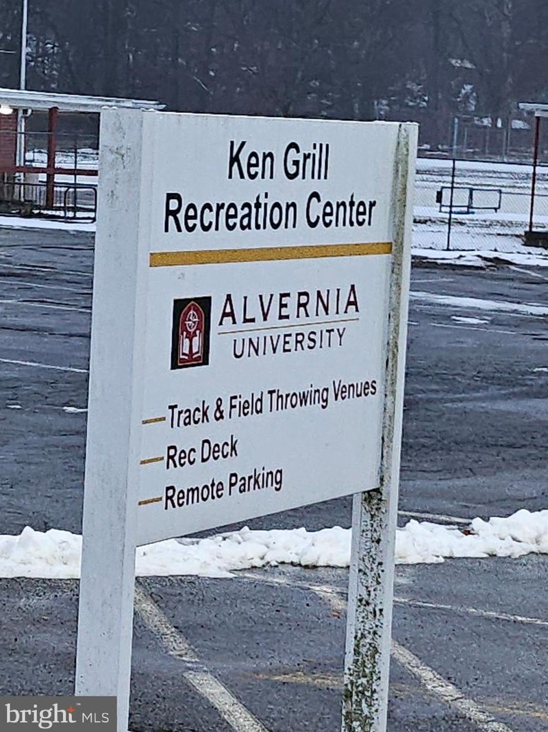 615 High Blvd, Reading PA  19607-2155 exterior