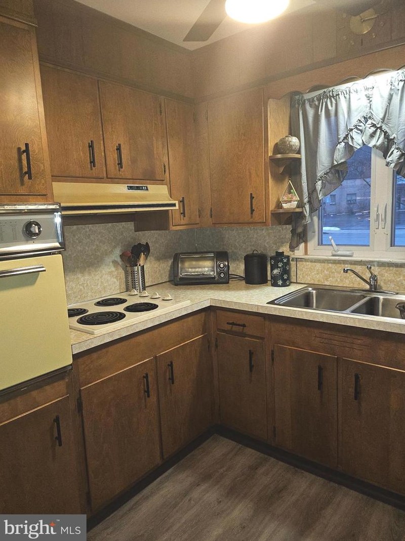 615 High Blvd, Reading PA  19607-2155 exterior