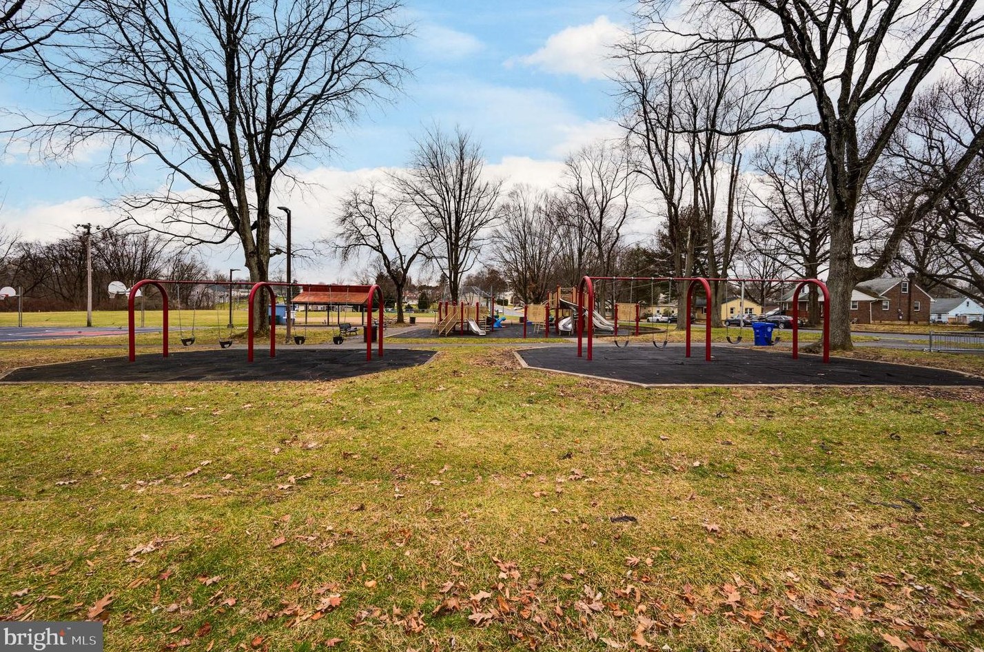124 Kenhorst Blvd, Reading PA  19607-2027 exterior