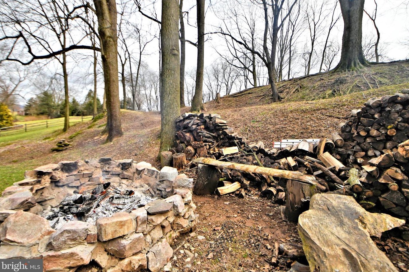 8 Country Ln, Douglassville PA  19518-9627 exterior