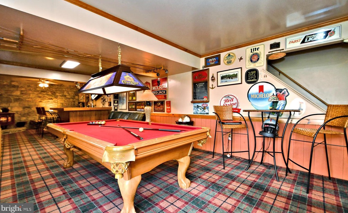 8 Country Ln, Douglassville PA  19518-9627 exterior